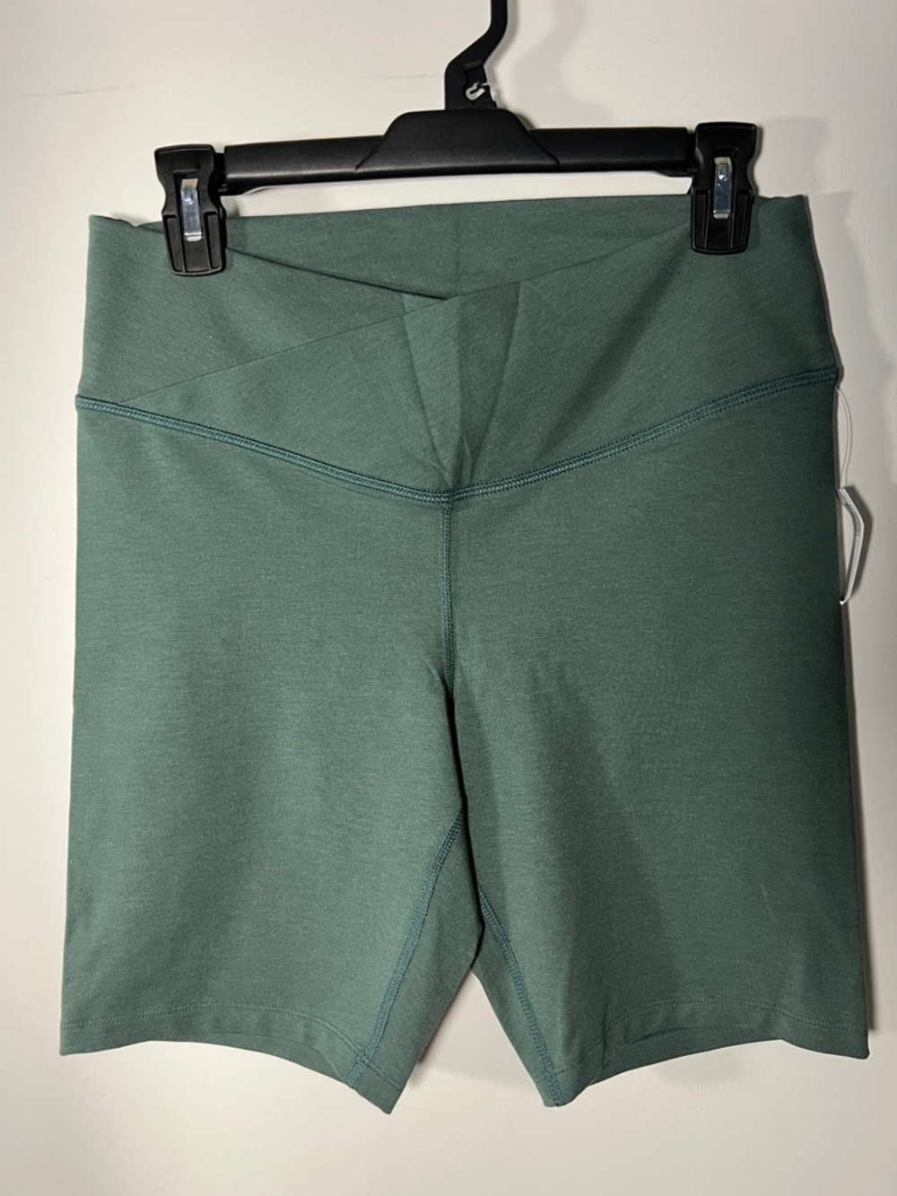 NWT Old Navy Extra High Rise Active Powerchill Go-Dry Bike Short size Large